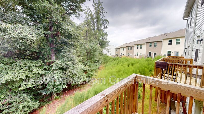 Nice 3 bedroom, 2.5 bath townhome in Greenville property image