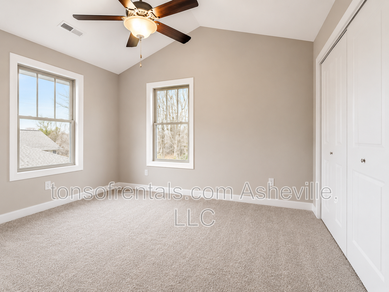 Beautiful 4-bedroom, 2.5-bathroom single-family home located in Asheville, NC. property image