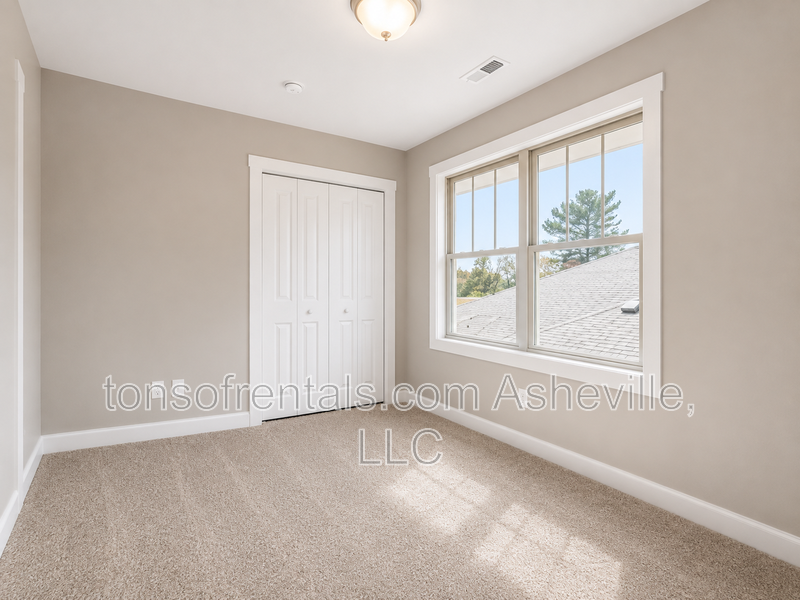 Beautiful 4-bedroom, 2.5-bathroom single-family home located in Asheville, NC. property image