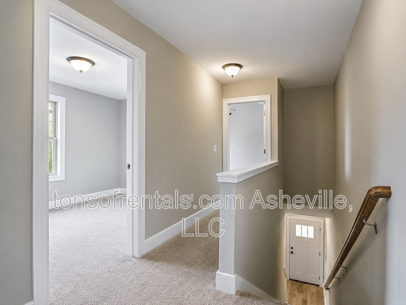 Beautiful 4-bedroom, 2.5-bathroom single-family home located in Asheville, NC. property image