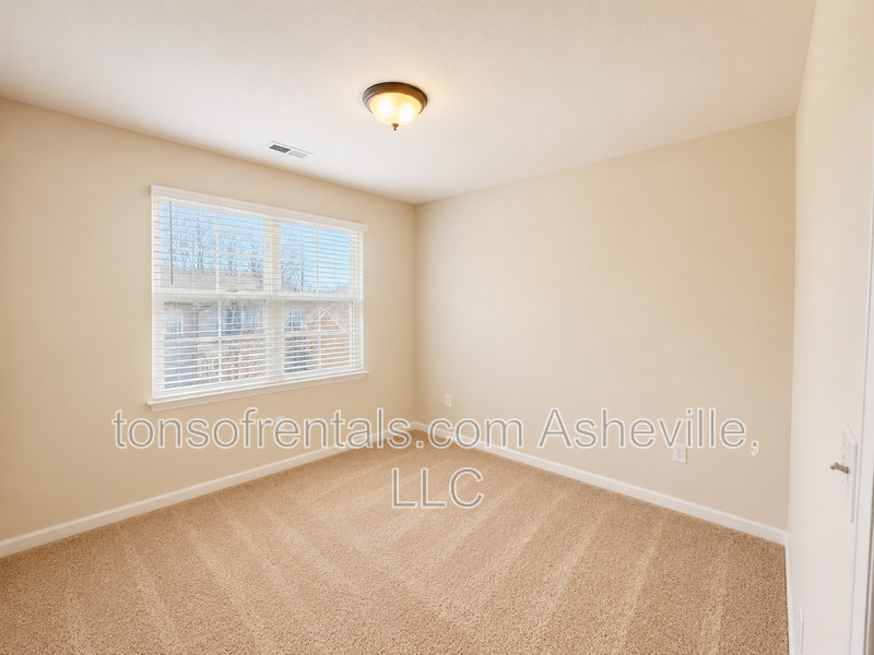 Welcome to this 3 bedroom 2.5 bath townhome located in the heart of Fletcher, NC! property image