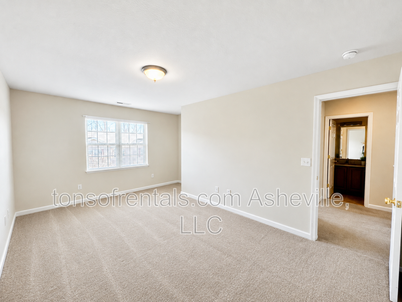 Welcome to this 3 bedroom 2.5 bath townhome located in the heart of Fletcher, NC! property image