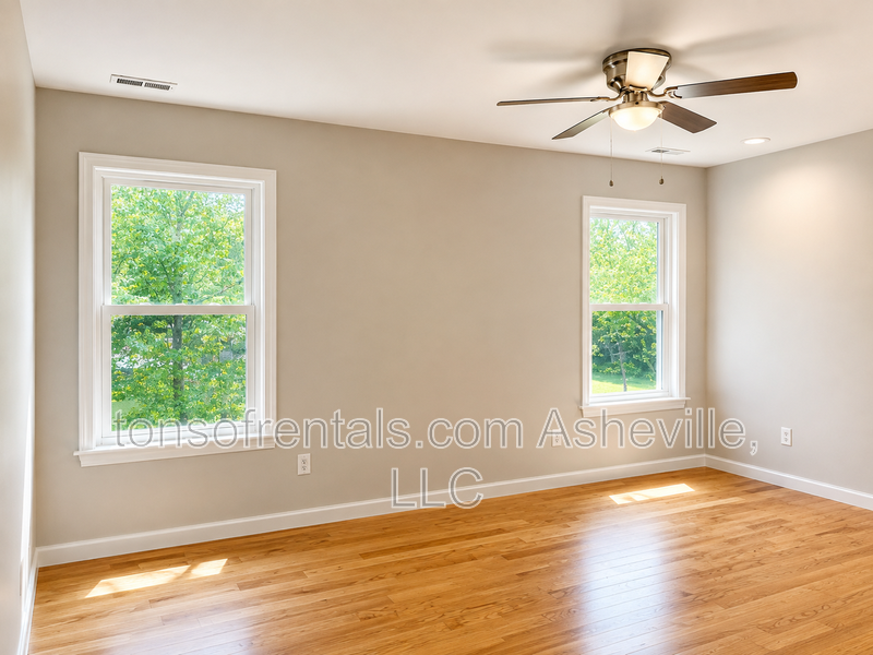 Welcome to this beautiful single level home located in Hendersonville, NC. This spacious home features 3 bedrooms and 2 full bathrooms, providing ample space for comfortable living. property image