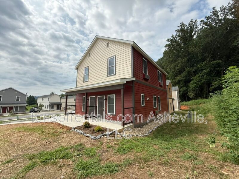 Brand New Charming Downstairs Duplex Unit In Brevard property image