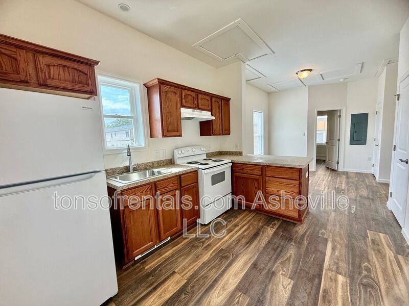 Brand New Charming Downstairs Duplex Unit In Brevard property image