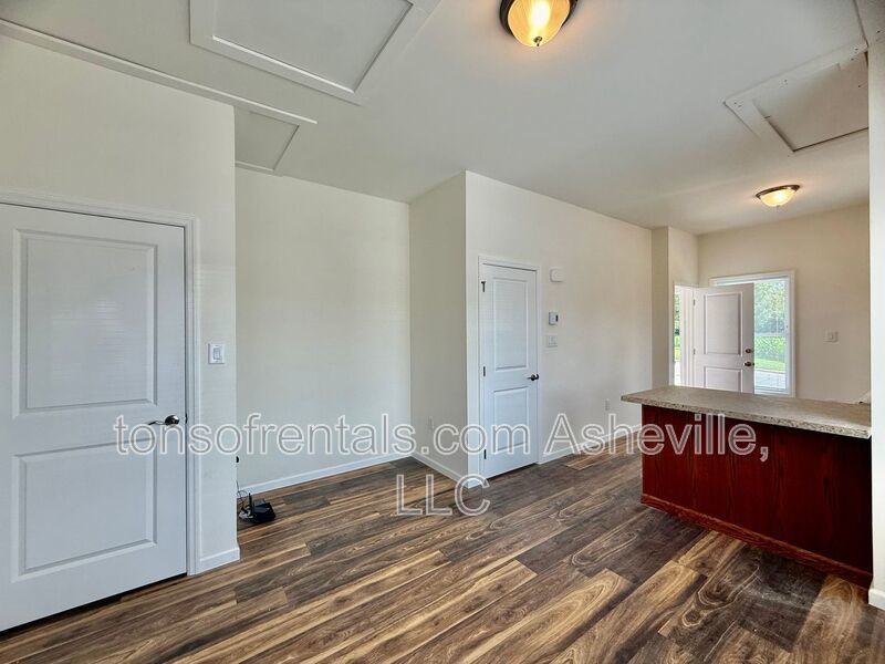 Brand New Charming Downstairs Duplex Unit In Brevard property image