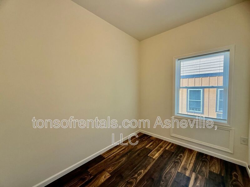 Brand New Charming Downstairs Duplex Unit In Brevard property image