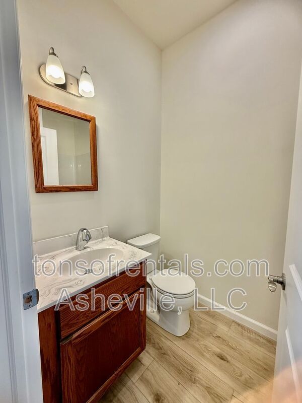 Brand New Charming Downstairs Duplex Unit In Brevard property image