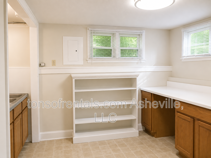 Convenient location in Black Mountain property image