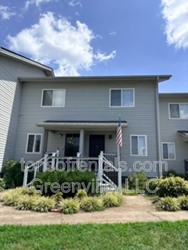 Beautiful townhome on hole #3 of Pebble Creek Golf Course in Taylors SC! property image
