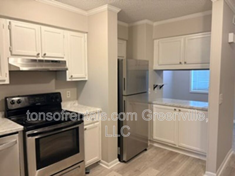 Beautiful townhome on hole #3 of Pebble Creek Golf Course in Taylors SC! property image