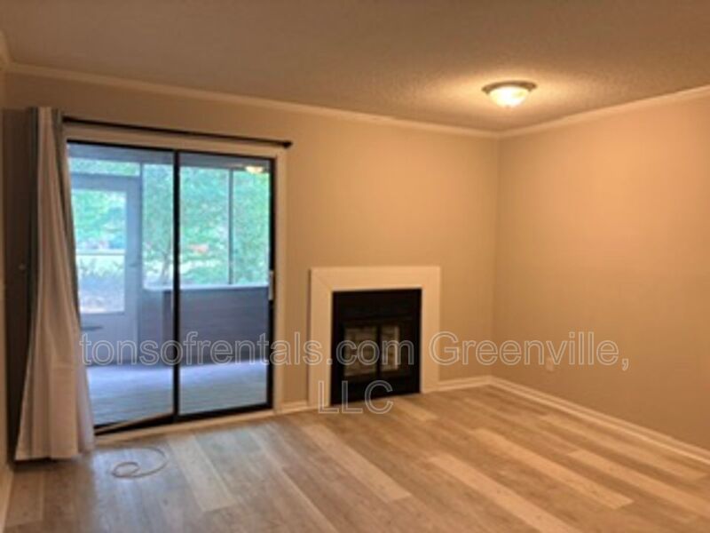 Beautiful townhome on hole #3 of Pebble Creek Golf Course in Taylors SC! property image