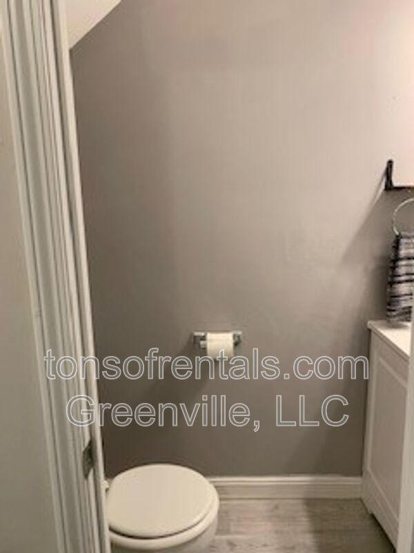 Beautiful townhome on hole #3 of Pebble Creek Golf Course in Taylors SC! property image