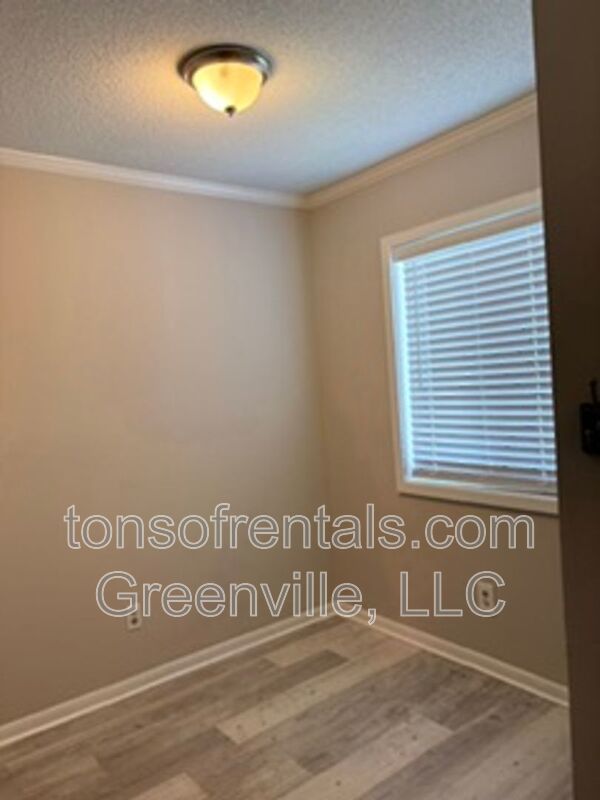 Beautiful townhome on hole #3 of Pebble Creek Golf Course in Taylors SC! property image