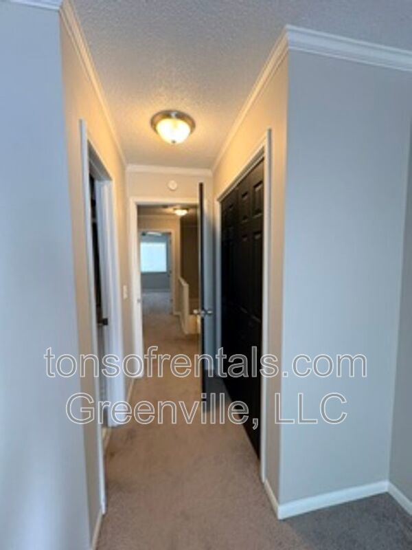 Beautiful townhome on hole #3 of Pebble Creek Golf Course in Taylors SC! property image