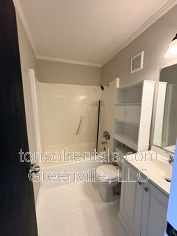 Beautiful townhome on hole #3 of Pebble Creek Golf Course in Taylors SC! property image