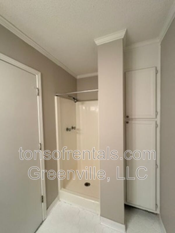 Beautiful townhome on hole #3 of Pebble Creek Golf Course in Taylors SC! property image