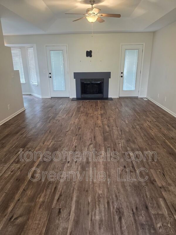 Renovated 3 bedroom, 2 bath home in Greenville property image