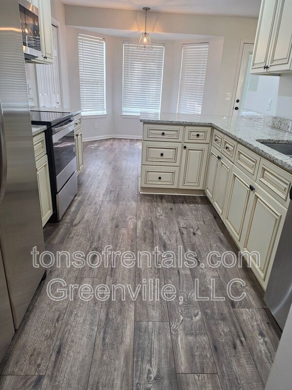 Renovated 3 bedroom, 2 bath home in Greenville property image
