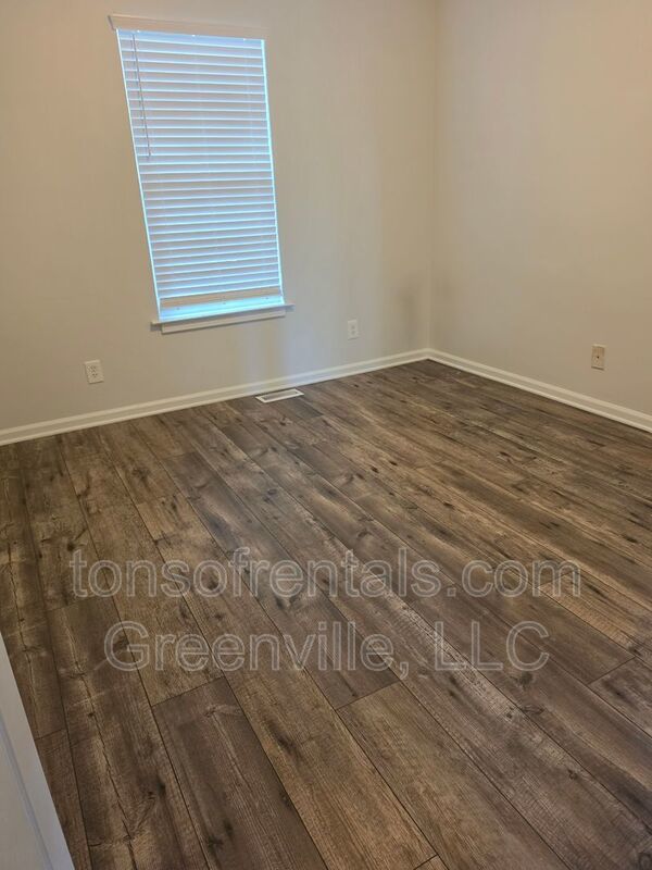 Renovated 3 bedroom, 2 bath home in Greenville property image