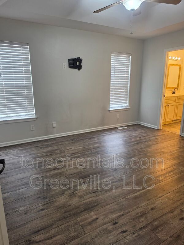 Renovated 3 bedroom, 2 bath home in Greenville property image