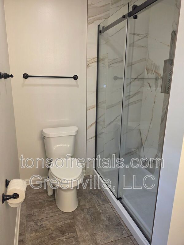 Renovated 3 bedroom, 2 bath home in Greenville property image