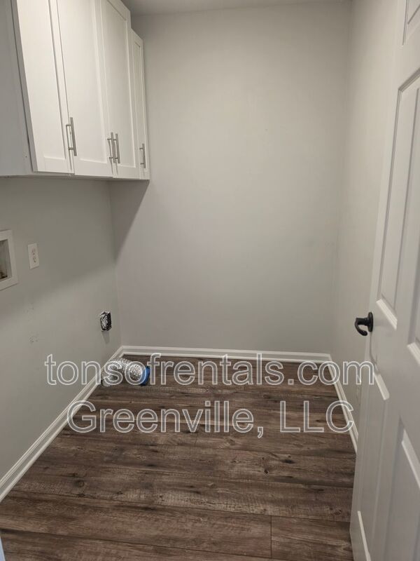 Renovated 3 bedroom, 2 bath home in Greenville property image