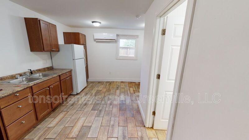 Great Studio Apartment in Greenville Home is occupied MUST schedule to view property image