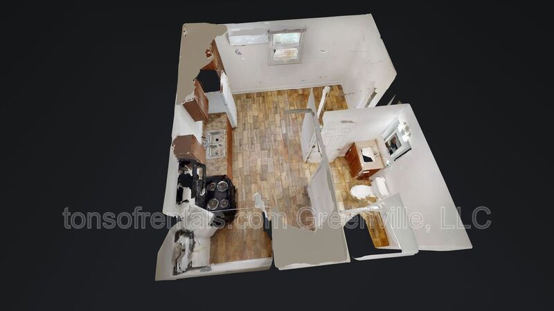 Great Studio Apartment in Greenville Home is occupied MUST schedule to view property image