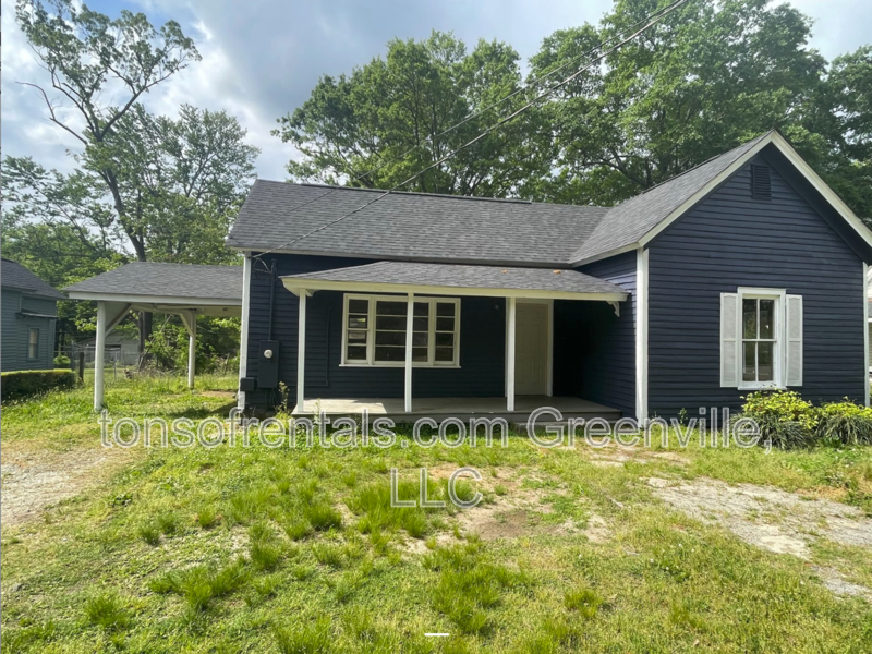 573 Saxon Ave property image
