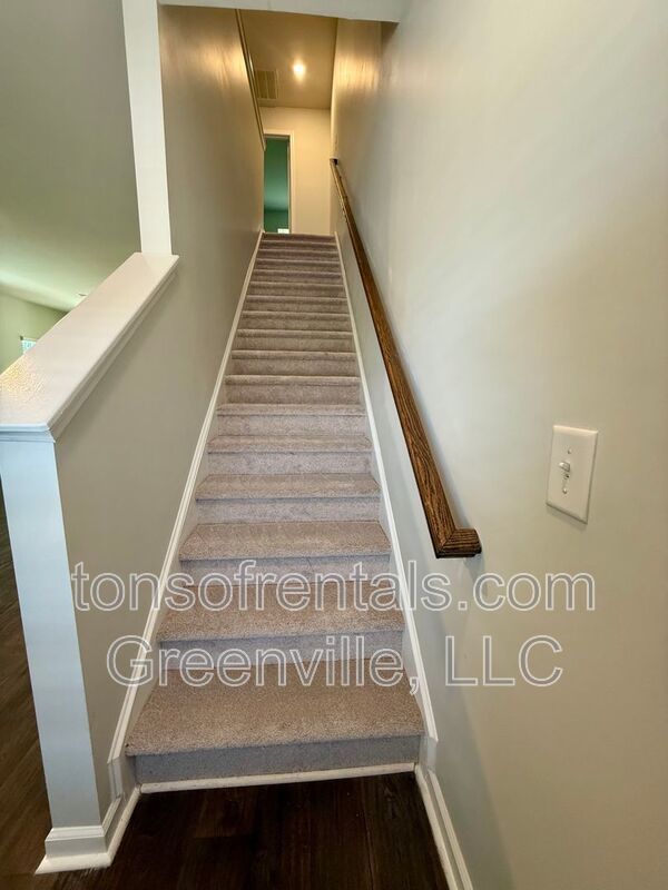 Great 3 bedroom, 2.5 bath townhome in Pendleton property image
