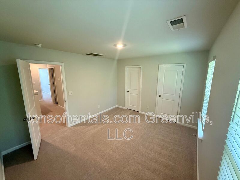 Great 3 bedroom, 2.5 bath townhome in Pendleton property image