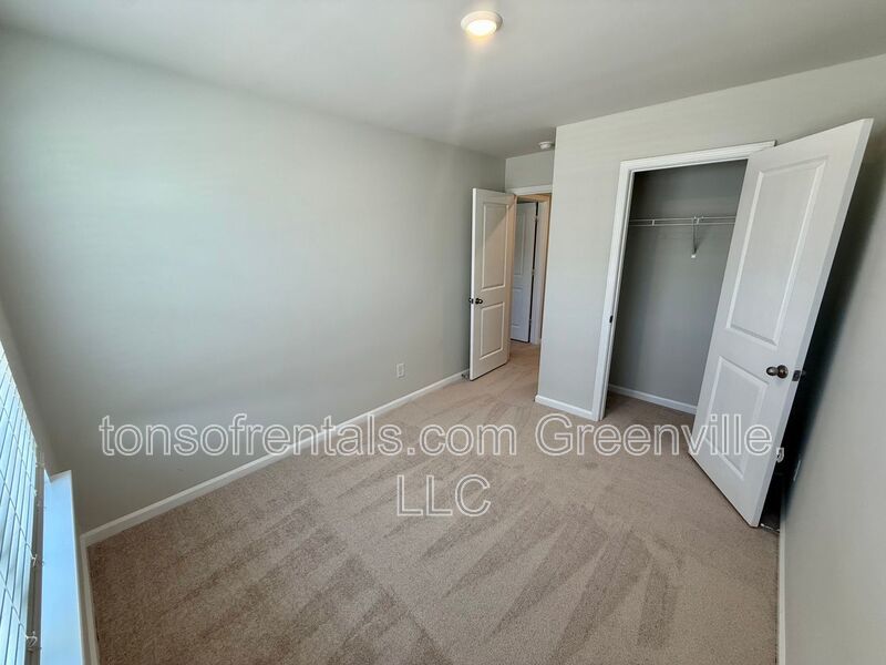 Great 3 bedroom, 2.5 bath townhome in Pendleton property image