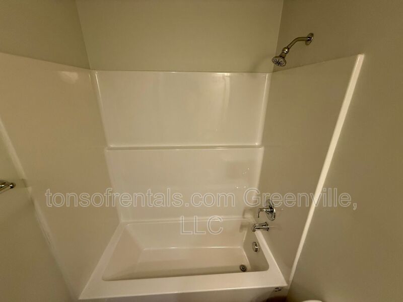 Great 3 bedroom, 2.5 bath townhome in Pendleton property image