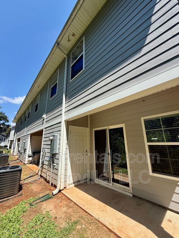 Great 3 bedroom, 2.5 bath townhome in Pendleton property image