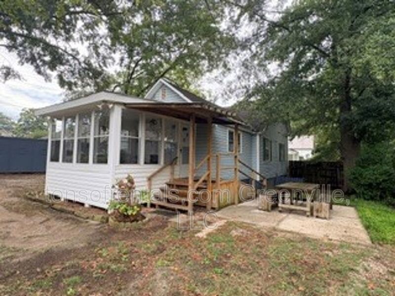Character filled & fully furnished home in a great location! property image