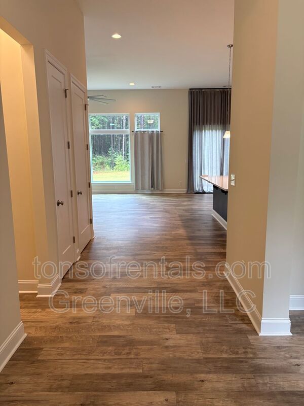 Stunning Custom Home on 5.01 Acres property image