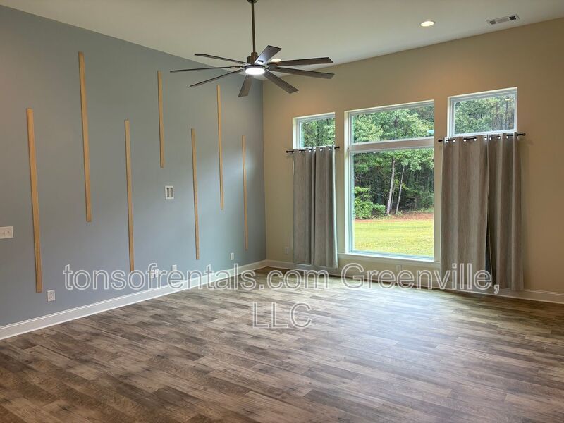 Stunning Custom Home on 5.01 Acres property image