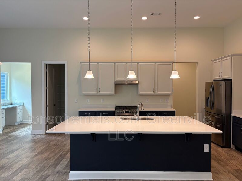 Stunning Custom Home on 5.01 Acres property image
