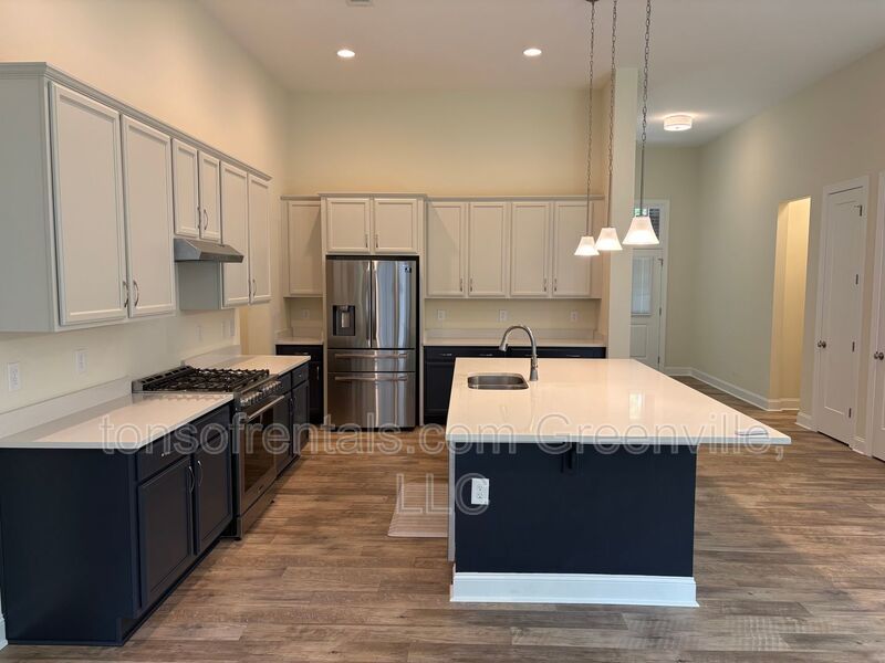 Stunning Custom Home on 5.01 Acres property image