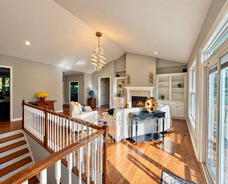 Fully Furnished Mountain View Home in Gated Carriage Park – Nearly 3,000 Sq. Ft.! property image