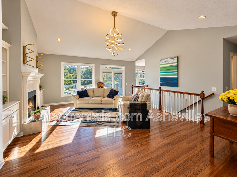 Fully Furnished Mountain View Home in Gated Carriage Park – Nearly 3,000 Sq. Ft.! property image
