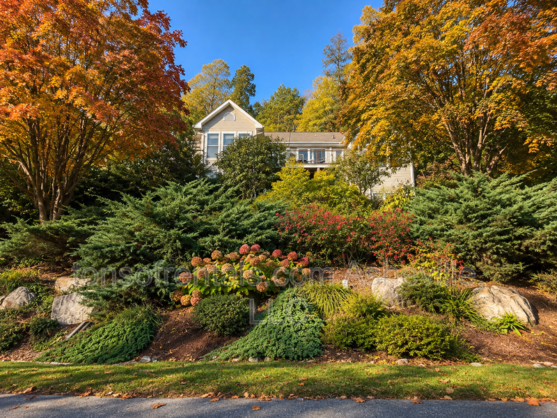 Fully Furnished Mountain View Home in Gated Carriage Park – Nearly 3,000 Sq. Ft.! property image
