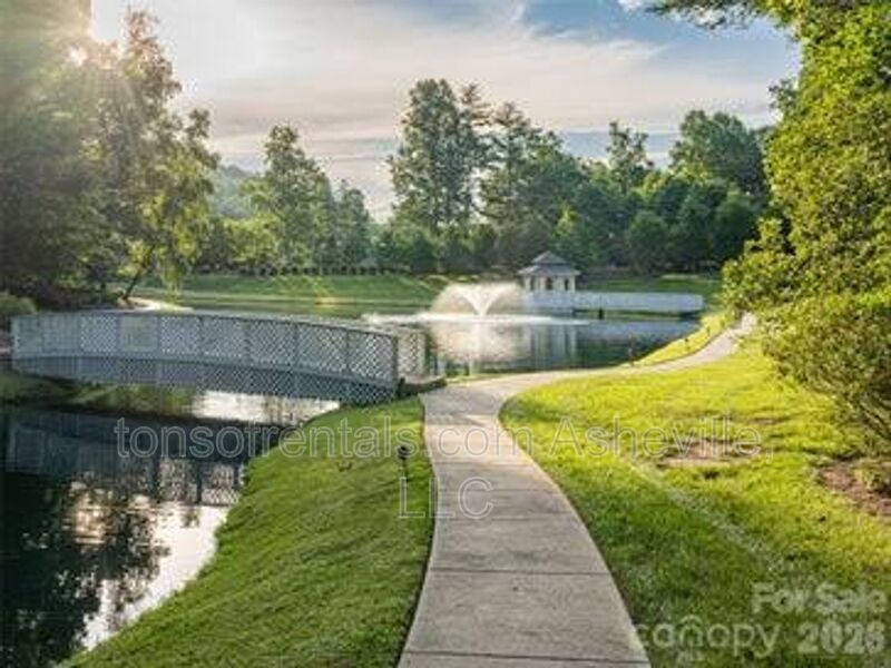 Fully Furnished Mountain View Home in Gated Carriage Park – Nearly 3,000 Sq. Ft.! property image