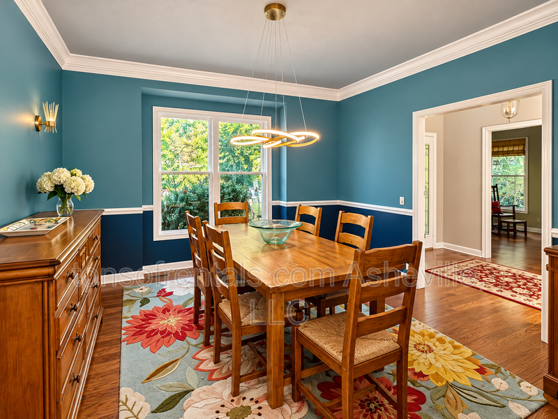 Fully Furnished Mountain View Home in Gated Carriage Park – Nearly 3,000 Sq. Ft.! property image