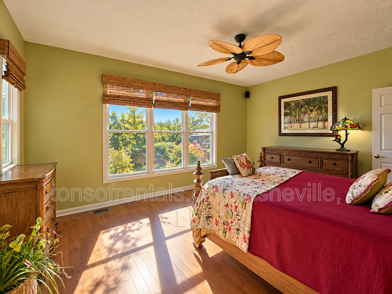 Fully Furnished Mountain View Home in Gated Carriage Park – Nearly 3,000 Sq. Ft.! property image