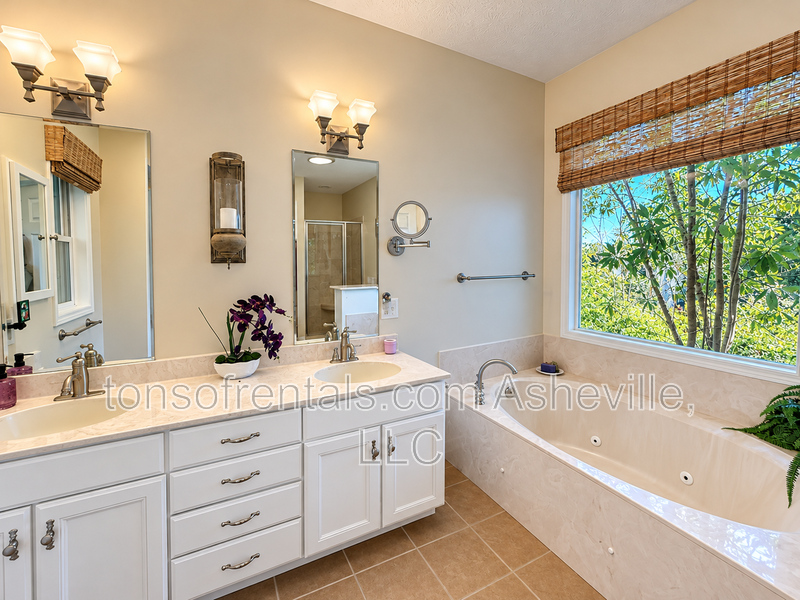 Fully Furnished Mountain View Home in Gated Carriage Park – Nearly 3,000 Sq. Ft.! property image