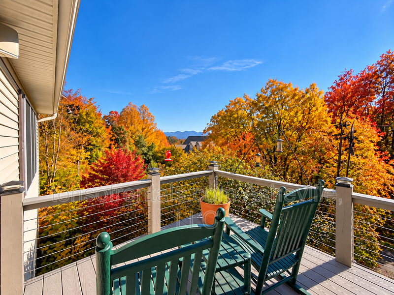 Fully Furnished Mountain View Home in Gated Carriage Park – Nearly 3,000 Sq. Ft.! property image