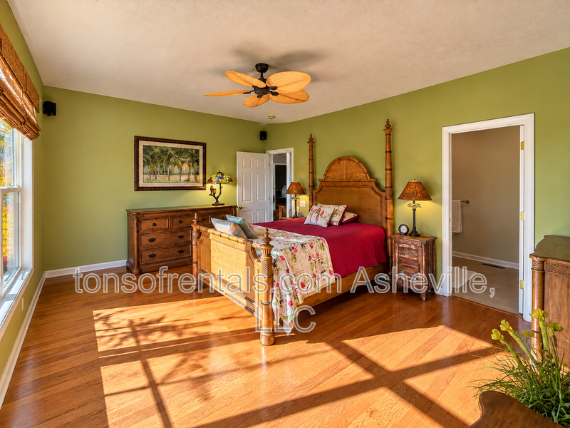 Fully Furnished Mountain View Home in Gated Carriage Park – Nearly 3,000 Sq. Ft.! property image