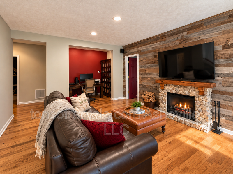Fully Furnished Mountain View Home in Gated Carriage Park – Nearly 3,000 Sq. Ft.! property image